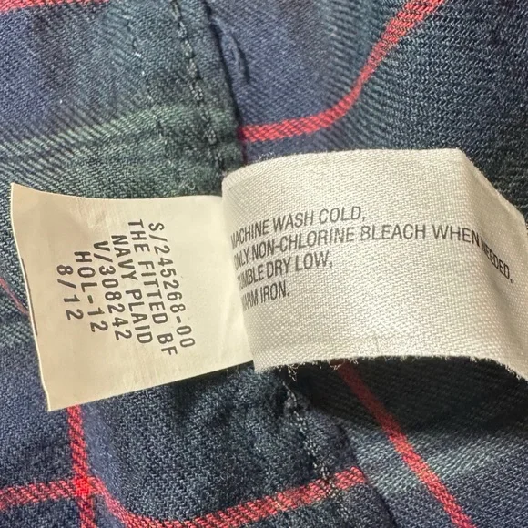 Gap The Fitted Boyfriend Plaid Button Down Shirt - Picture 7 of 7